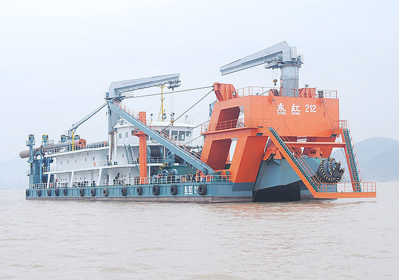 东红212/绞吸式挖泥船