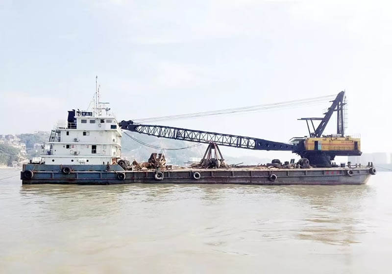 康鑫8/8m3抓斗挖泥船