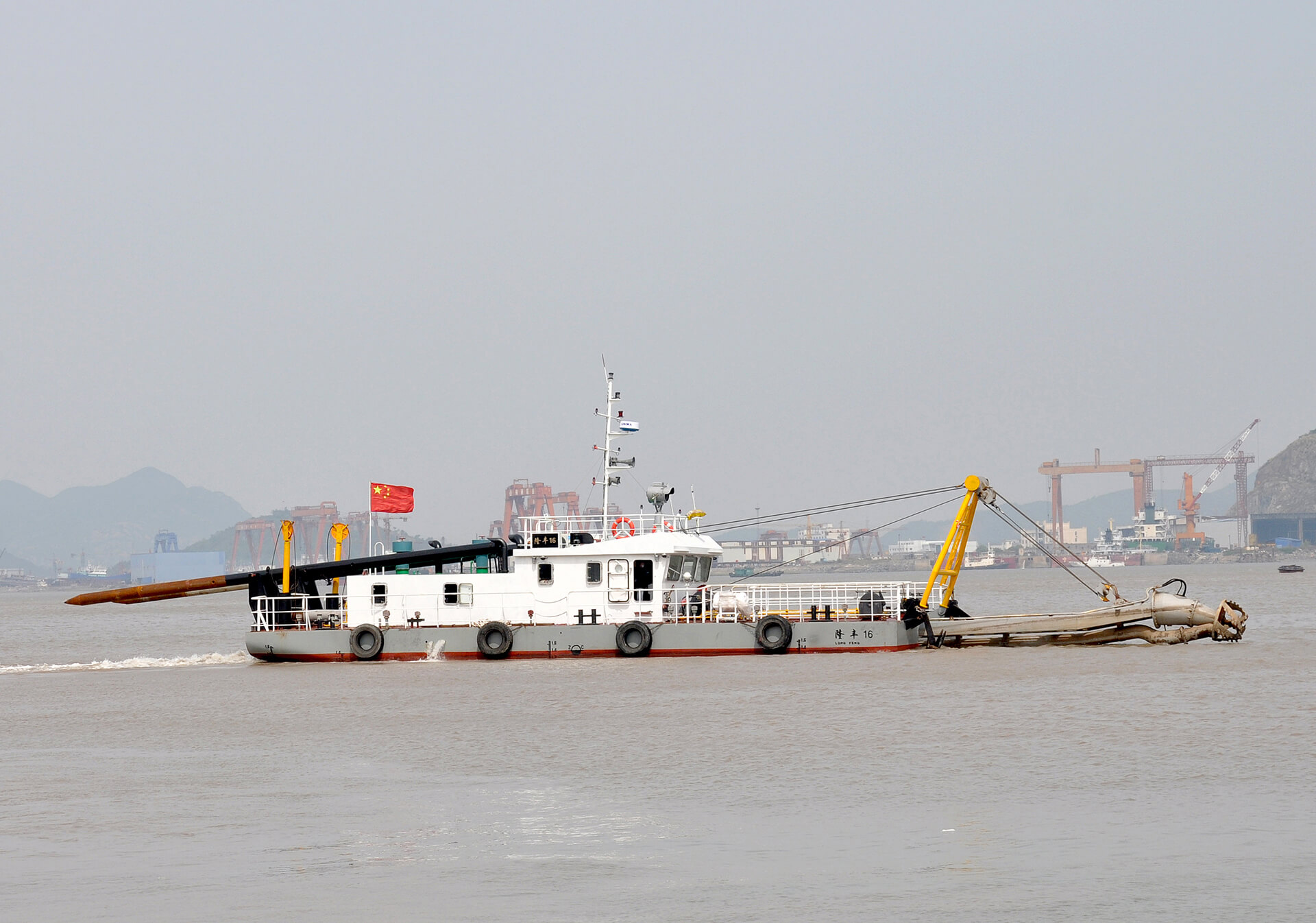 隆丰16/19.8m铰吸式挖泥船