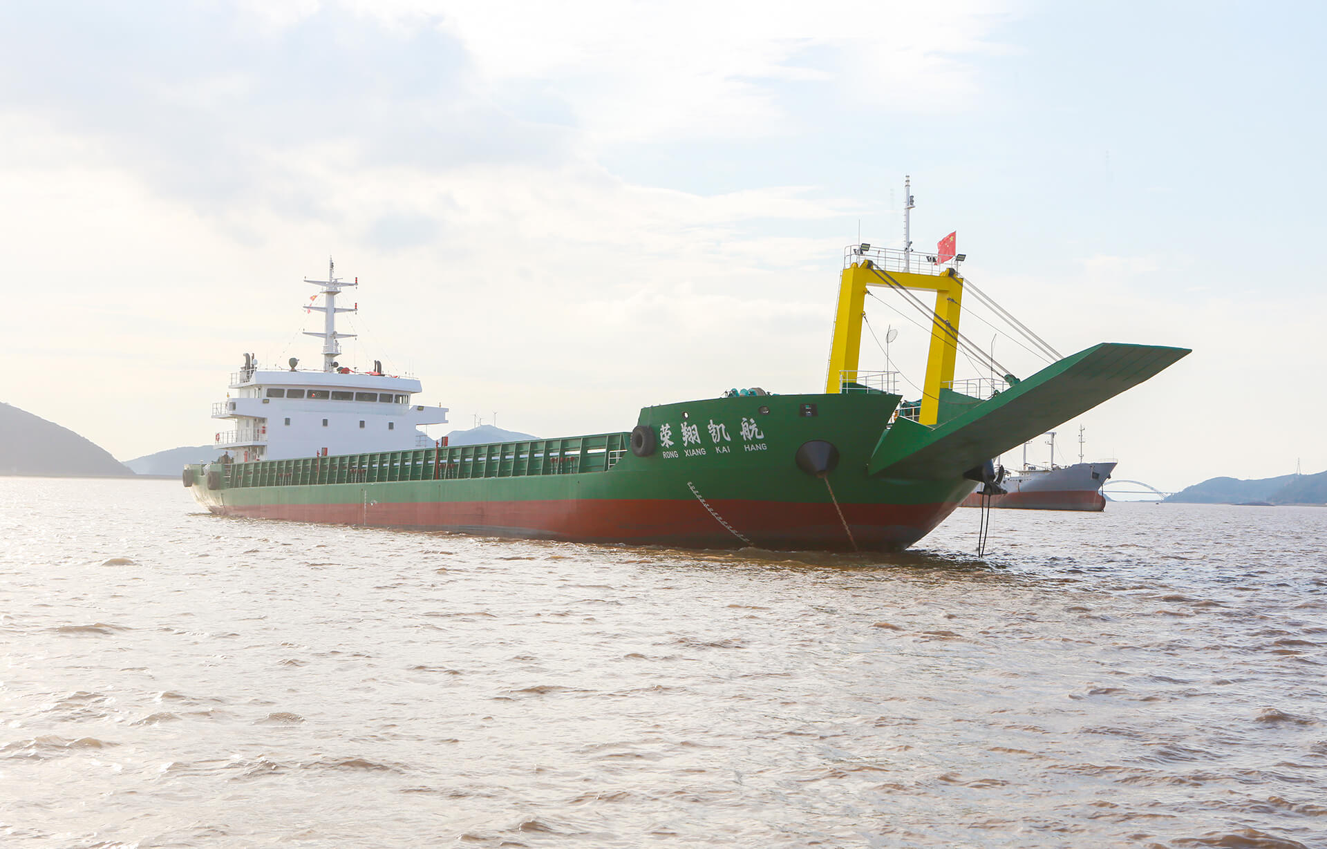 荣翔凯航/88m甲板运输船