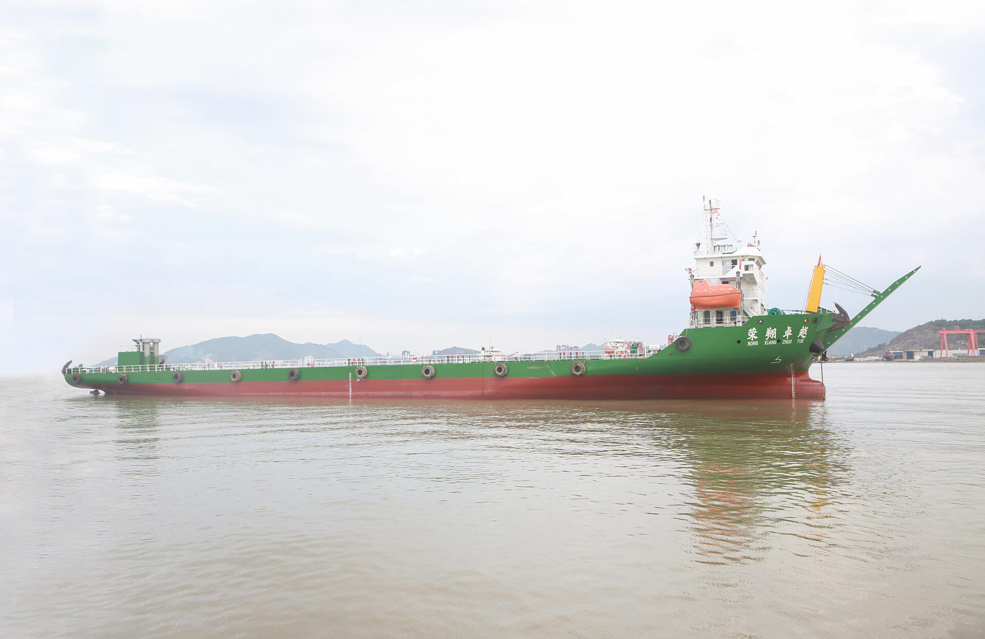 荣翔卓越/105米甲板运输船