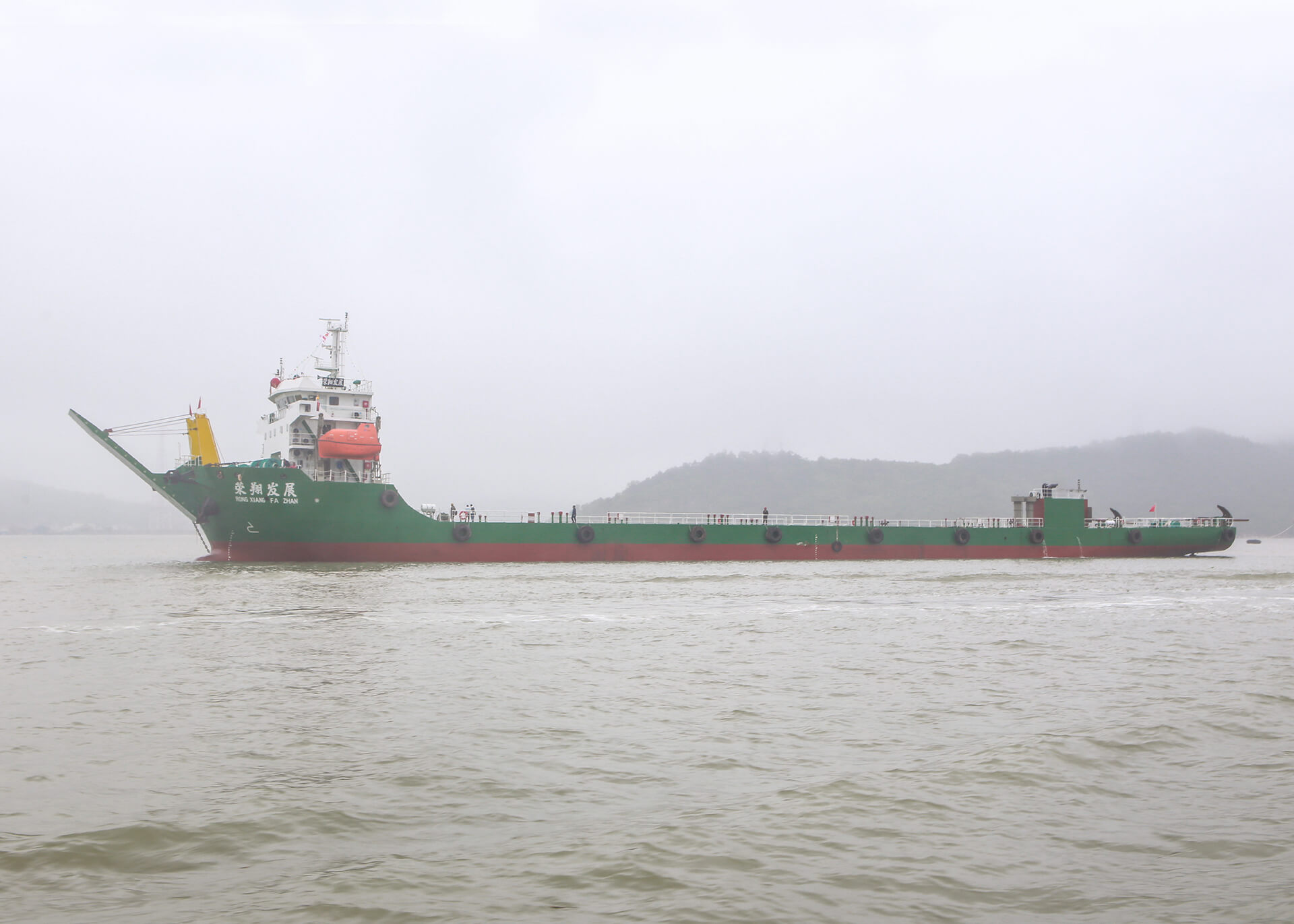 荣翔发展/108米甲板运输船