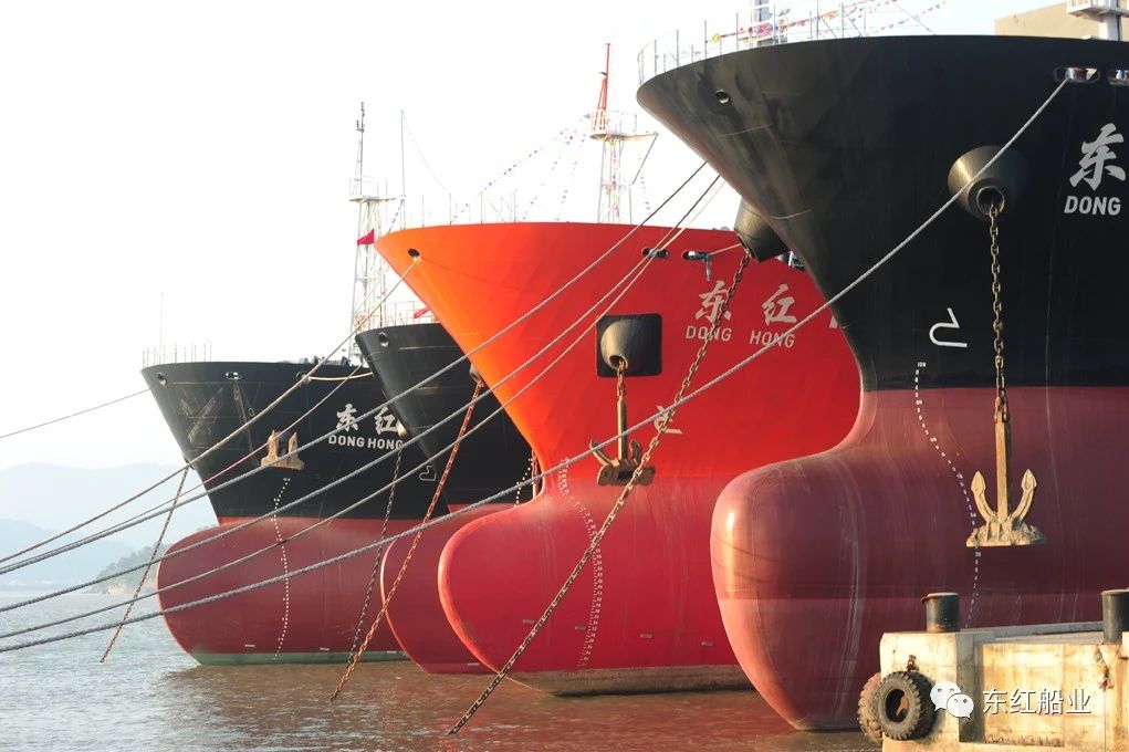 不忘初心 携手共进 凝聚匠心 砥砺前行