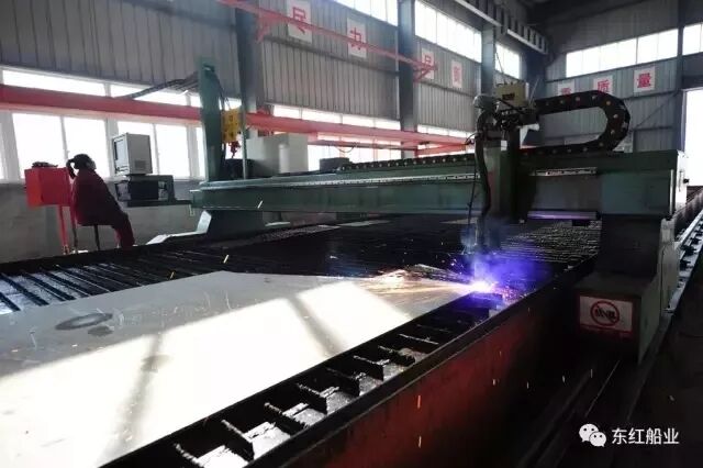 【一线】第三艘1330TEU集装箱船顺利点火开工！