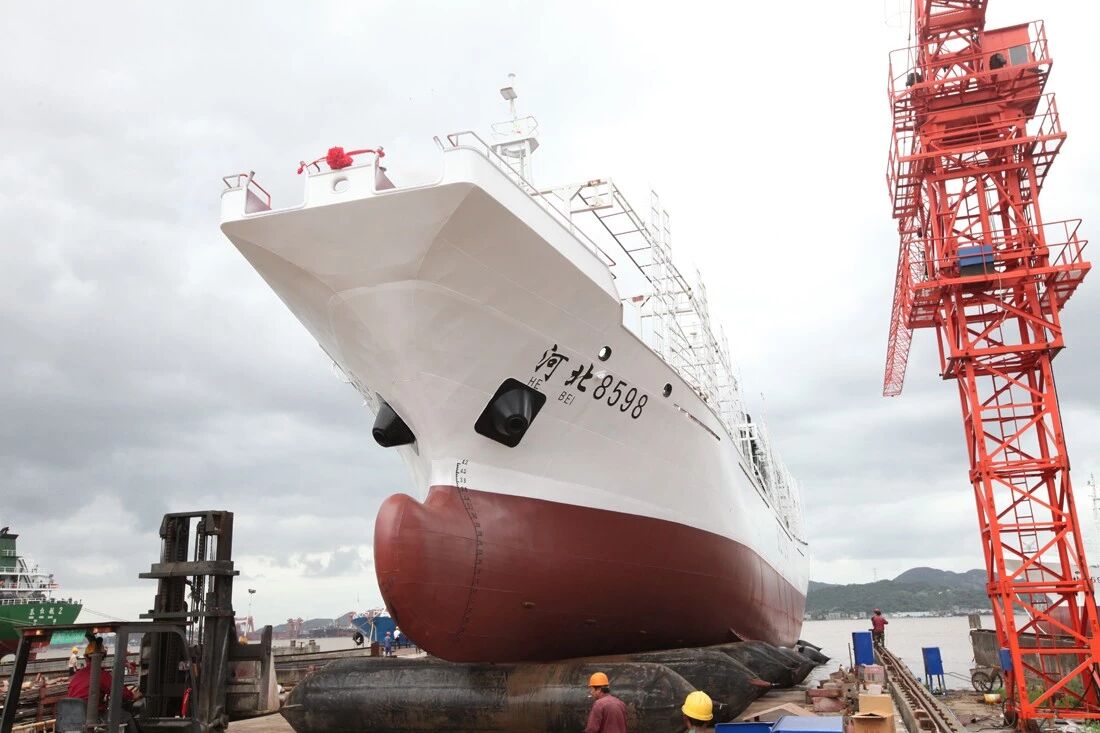 鱿鱼钓船“河北8598”成功下水