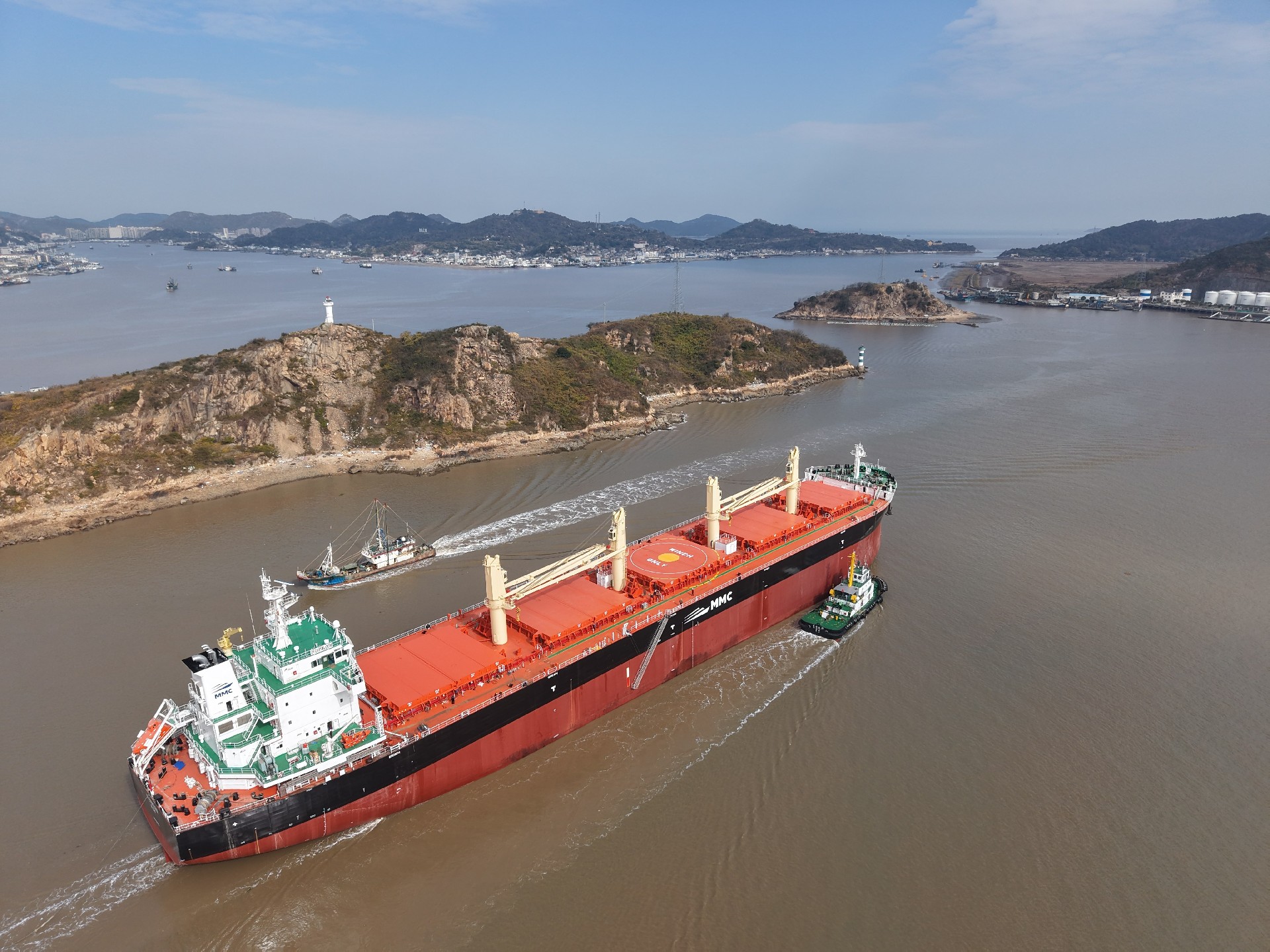 象山新造最大吨位船舶顺利出港试航